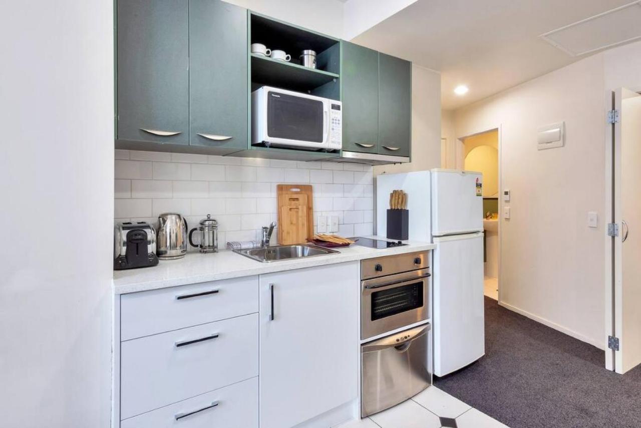 Urban Deco Apartment On Queen Street Auckland Exterior foto